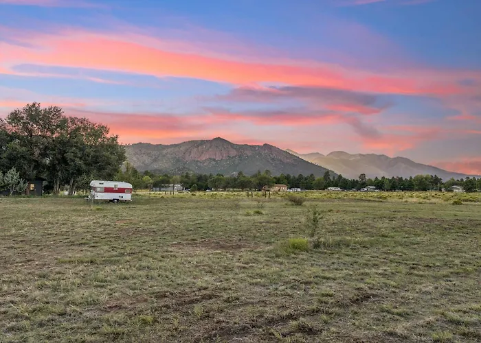 Rare Modern Family Getaway ~ 3 Acres & Game Flagstaff