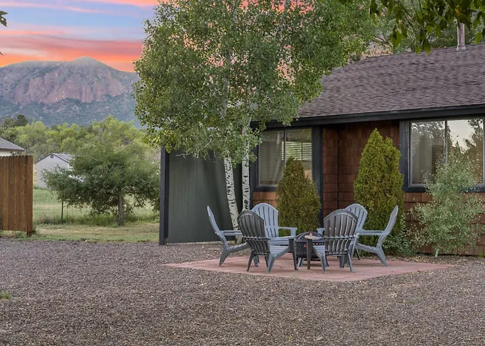 Rare Modern Family Getaway ~ 3 Acres & Game