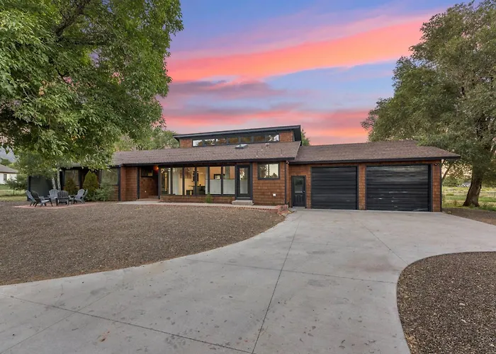 Holiday home Rare Modern Family Getaway ~ 3 Acres & Game *